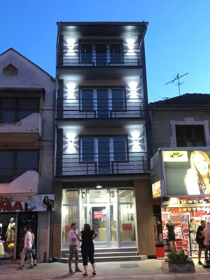 La Apartamento Centroom Jagodina Exterior foto